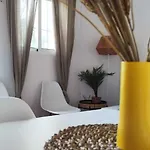 Casa Patio La Bodega * 科尼尔-德拉弗龙特拉